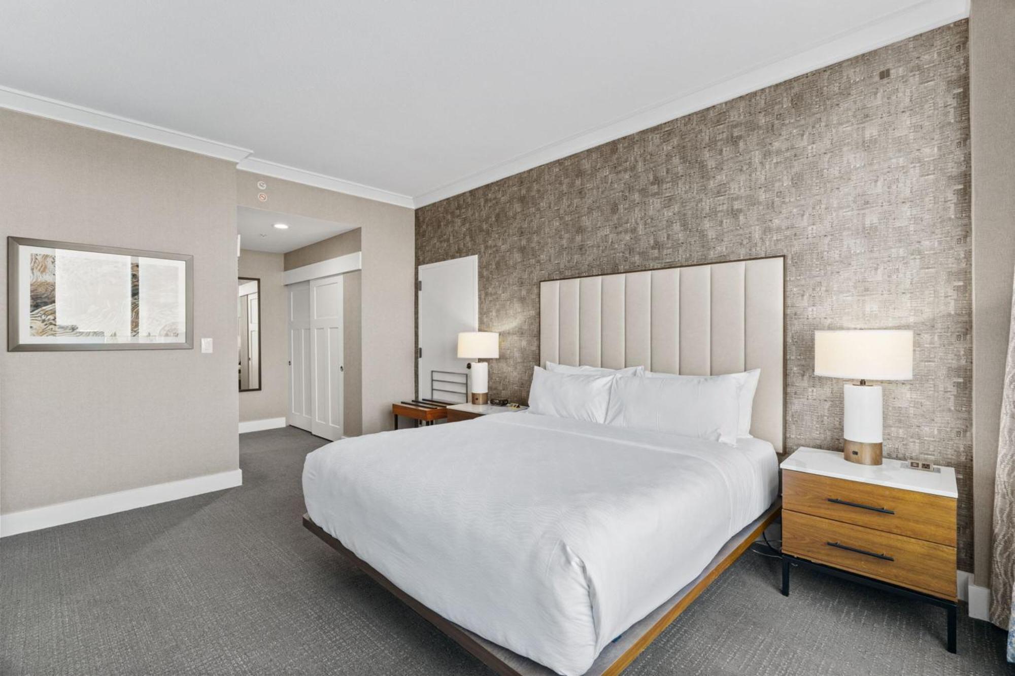 Horseshoe Bay Resort 4*